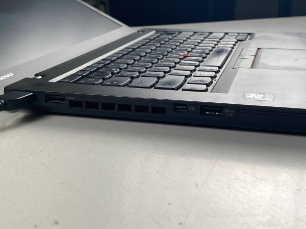 Ноутбук Lenovo THINKPAD T450 Ultrabook (i5-5200u / 8GB / SSD 240GB / WIN 10 / 1366 x 768) +